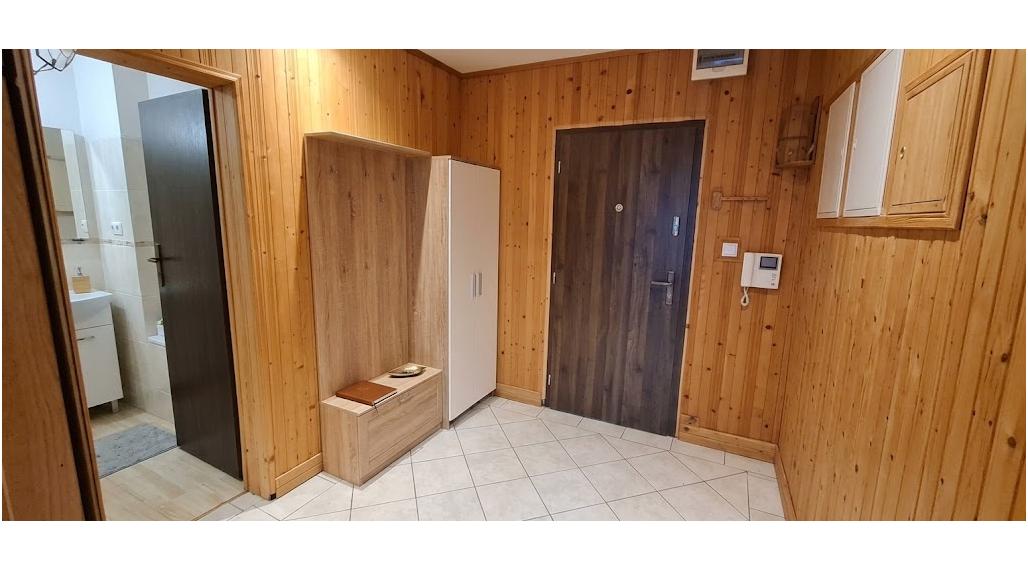 ID-5000 NA PREDAJ Veľkometrážny 4-izbový byt v Trebišove