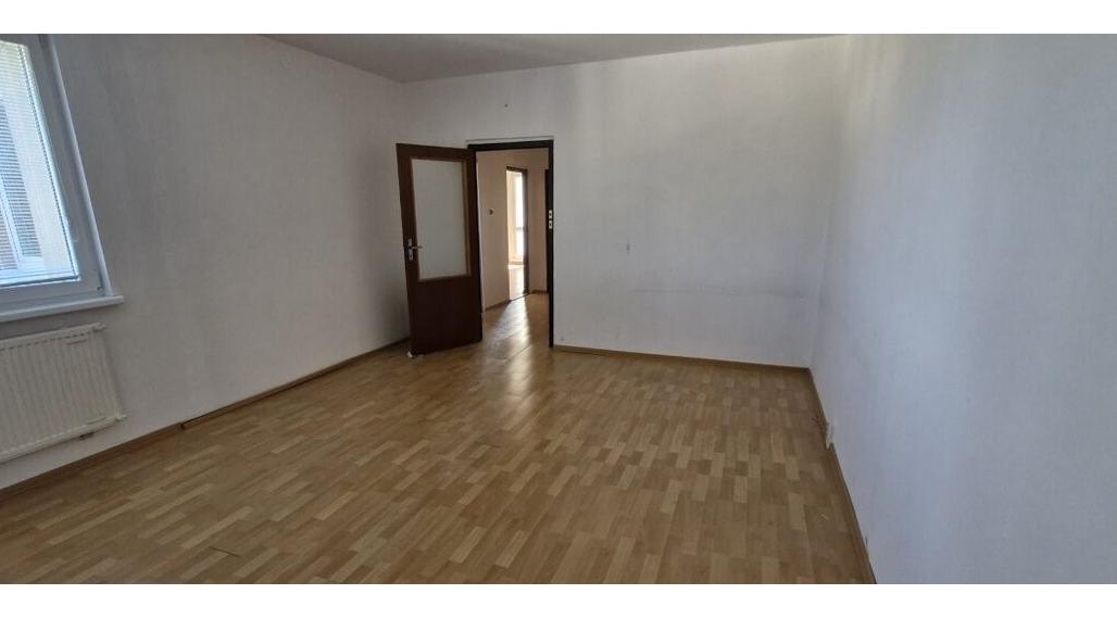 ID-5033 NA PREDAJ Priestranný 81 m² 3-izbový byt STROPKOV