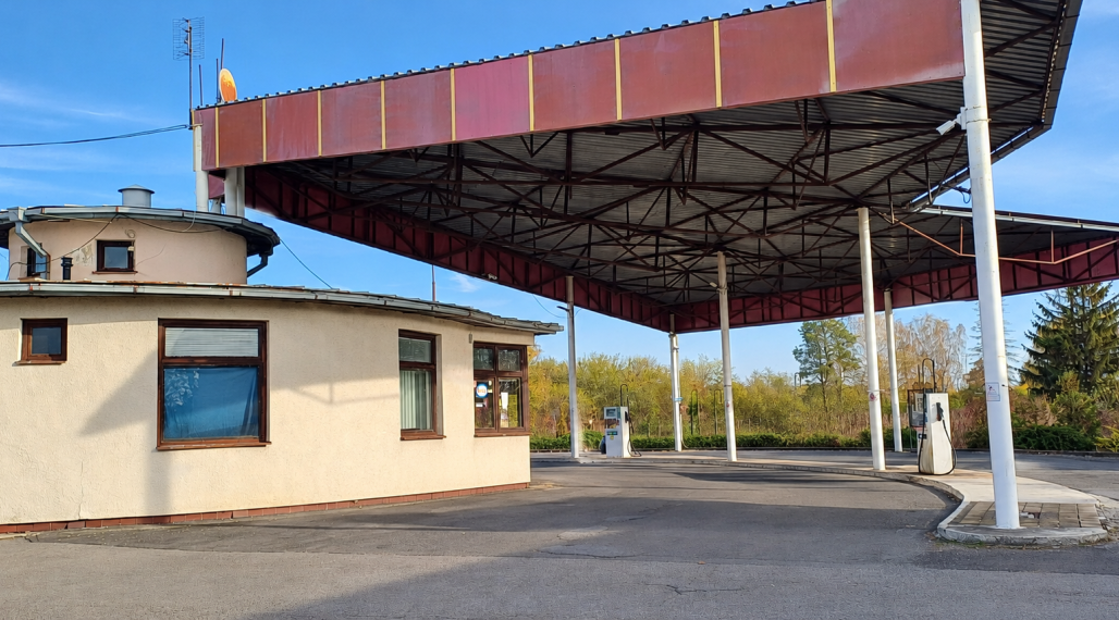 ID-5049 NA PREDAJ: Čerpacia stanica pohonných hmôt s pozemkom 2 032 m² – investičná príležitosť