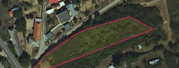 ID-4015 NA PREDAJ Priestranný pozemok v obci LUHYŇA