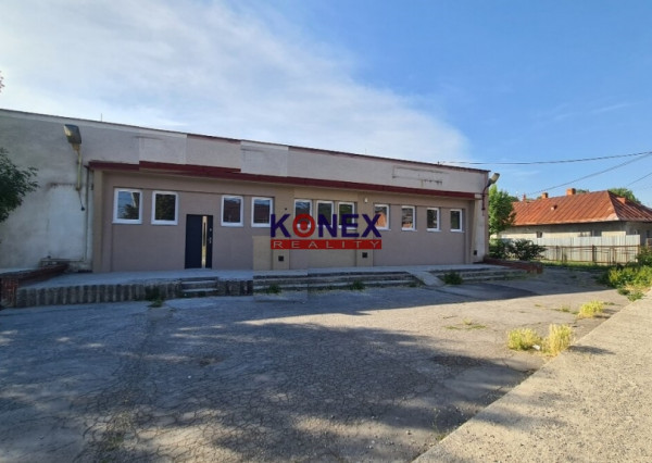 NA PREDAJ! Budova/ obchodný priestor v obci Markovce.