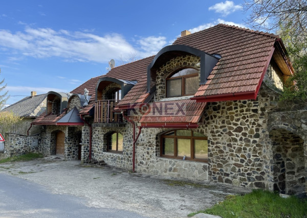 SUPER INVESTÍCIA! 4 rodinné domy v obci Brehov