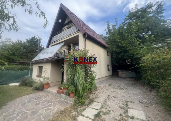 Poschodová rekreačná chata nad Kalužou