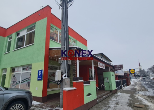 NA PREDAJ  - Budova s barom v centre mesta Veľké Kapušany