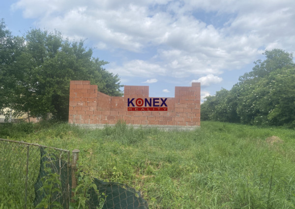 Malý domček, rozostavaná stavba a pozemok – BEŽOVCE