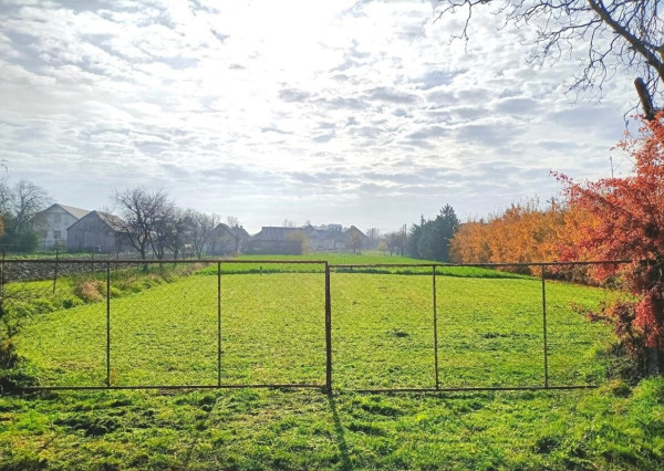 ID-3551 NA PREDAJ POZEMOK pre rodinný dom – ŽBINCE