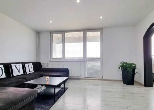 ID-3679 NA PREDAJ –  Zrekonštruovaný 3 izbový byt Trebišov