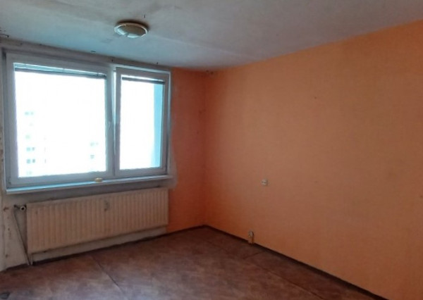 ID-3721 NA PREDAJ – GARSÓNKA – HUMENNÉ