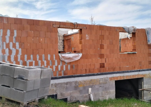 ID-3832 Rozostavaná chata s pozemkom – NOVÁ KELČA