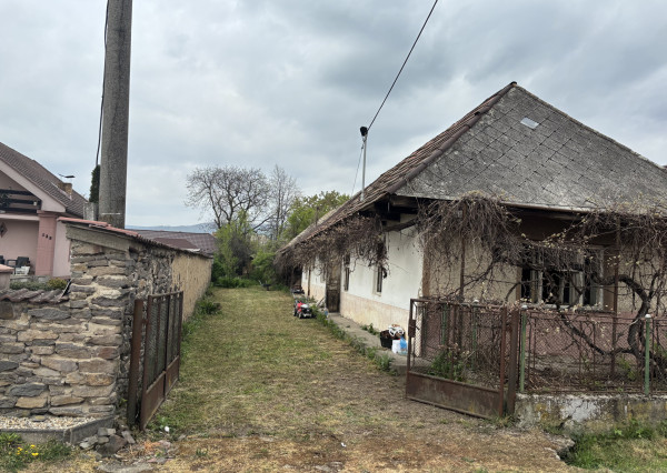 ID-3866 GAZDOVSKÝ RODINNÝ DOM - PORUBA POD VIHORLATOM