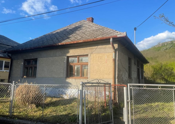 ID-3940 Rodinný dom na rekonštrukciu – SVÄTUŠE