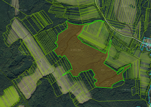 ID-3986 NA PREDAJ Pozemok - 175.283 m2 podiel VYŠNÝ HRUŠOV