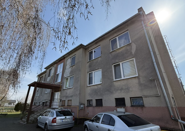 ID-3810 NA PREDAJ - 2-izbový byt BRACOVCE