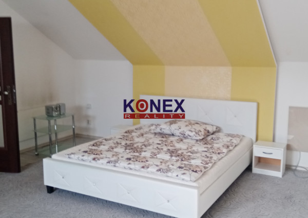 ID-4114 NA PRENÁJOM – Podkrovný byt (145m2) na sídl. Juh v Michalovciach