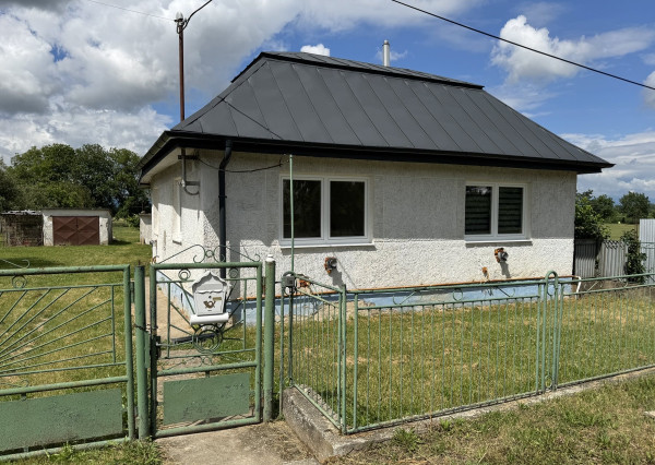 ID-4258 NOVINKA Rodinný dom – štvorec v obci Rakovec nad Ondavou