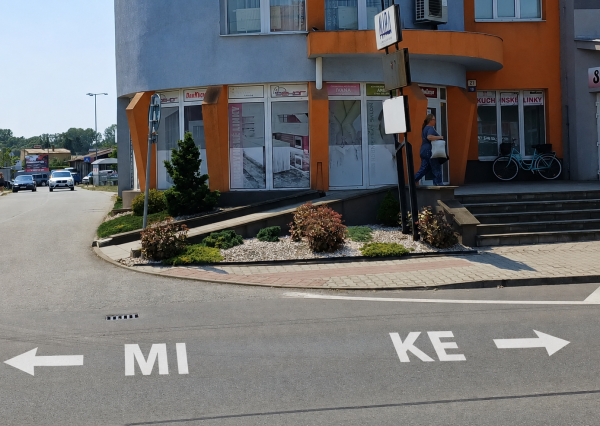 ID-4417 komerčná budova 221 m² –  na hlavnej ulici v Sečovciach
