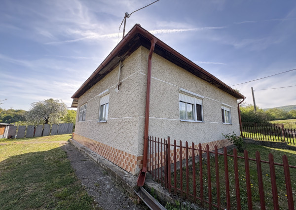 ID-4619 SKVELÁ NOVINKA Rodinný dom v obci PODHOROĎ