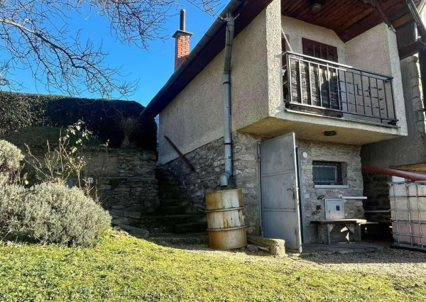 ID-4658 Vinohrad s chatou v Tokajskej oblasti – VINIČKY