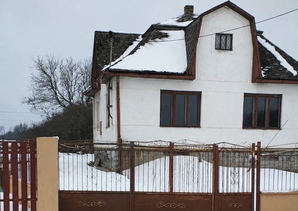 ID-4730 NA PREDAJ Rodinný dom s rozľahlým pozemkom PARCHOVANY