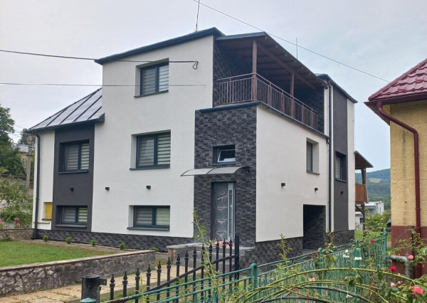 ID-4732 Zrekonštruovaný rodinný dom SNINA - NA PREDAJ