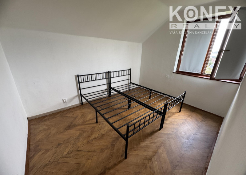 ID-4008 Na predaj 2,5-izbový byt v meste SOBRANCE Tibavská ul.