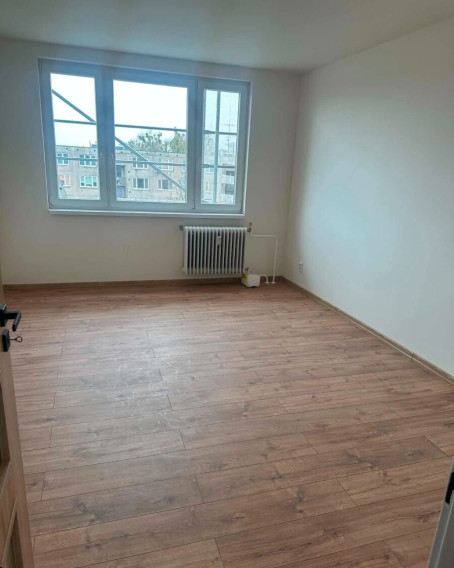 ID-4037 Zrekonštruovaný 3-izbový byt ČIERNA NAD TISOU