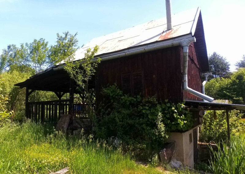 ID-4410 Rekreačná chatka so záhradkou v Snine