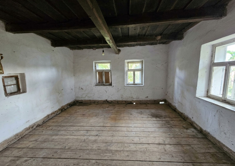 ID-4864 NA PREDAJ Starý rodinný dom v obci Petrovce, okres Sobrance