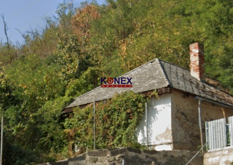 ID-4892 NA PREDAJ starší rodinný dom v obci BREHOV