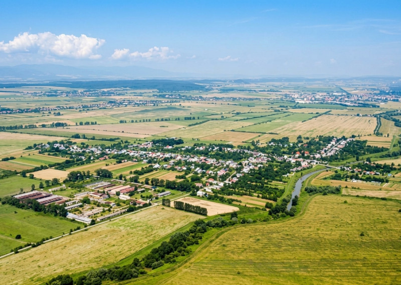 ID-4904 Pozemok so starším domom v obci Lastomír, 5 km od Michaloviec