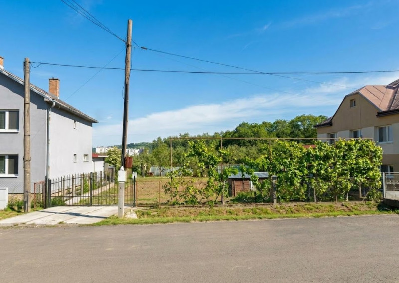 ID-4954 NA PREDAJ – Pozemok na výstavbu rodinného domu – Vranov nad Topľou