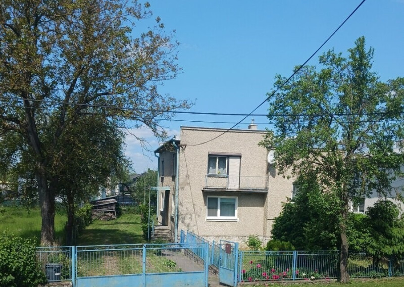 ID-5079 NA PREDAJ Rodinný dom a pozemok na výstavbu domu - HUMENNÉ