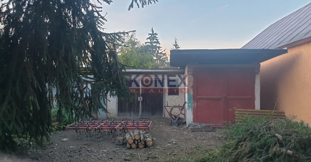 Rodinný dom - štvorec v obci Záhor. foto