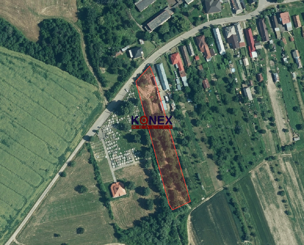 Pozemok v obci Koromľa, 10 km od Sobraniec.