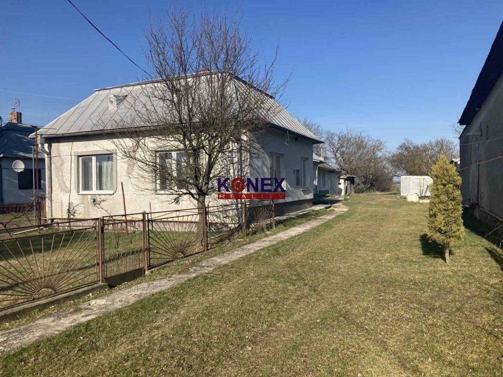 NA PREDAJ! Rodinný dom v obci Markovce.