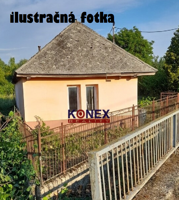 Rovný gazdovský dom pri Strážskom.