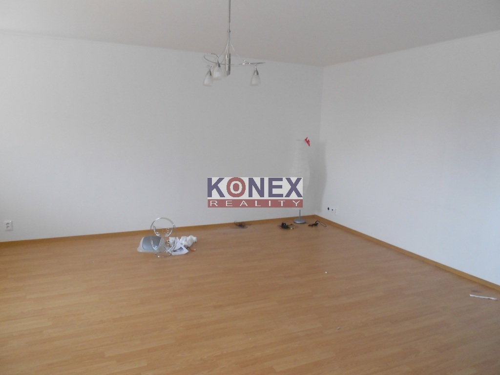 Veľký 1-izbový byt s balkónom na Komenského ul. v Sobranciach. foto