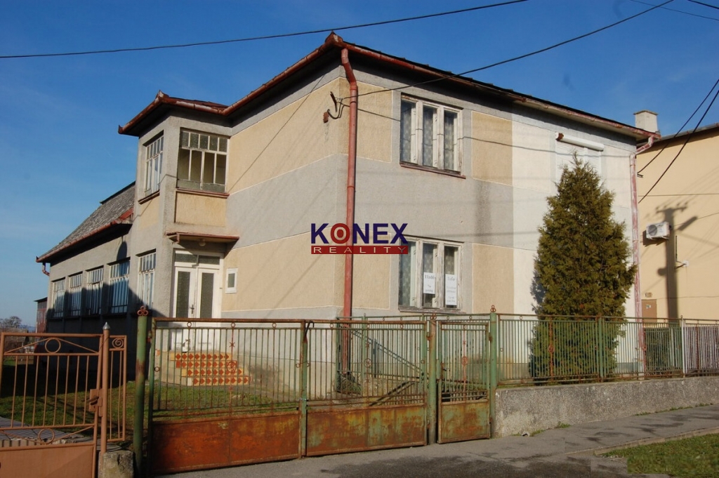 Dvojpodlažný RD v obci Čičarovce, 5 km od V. Kapušian.