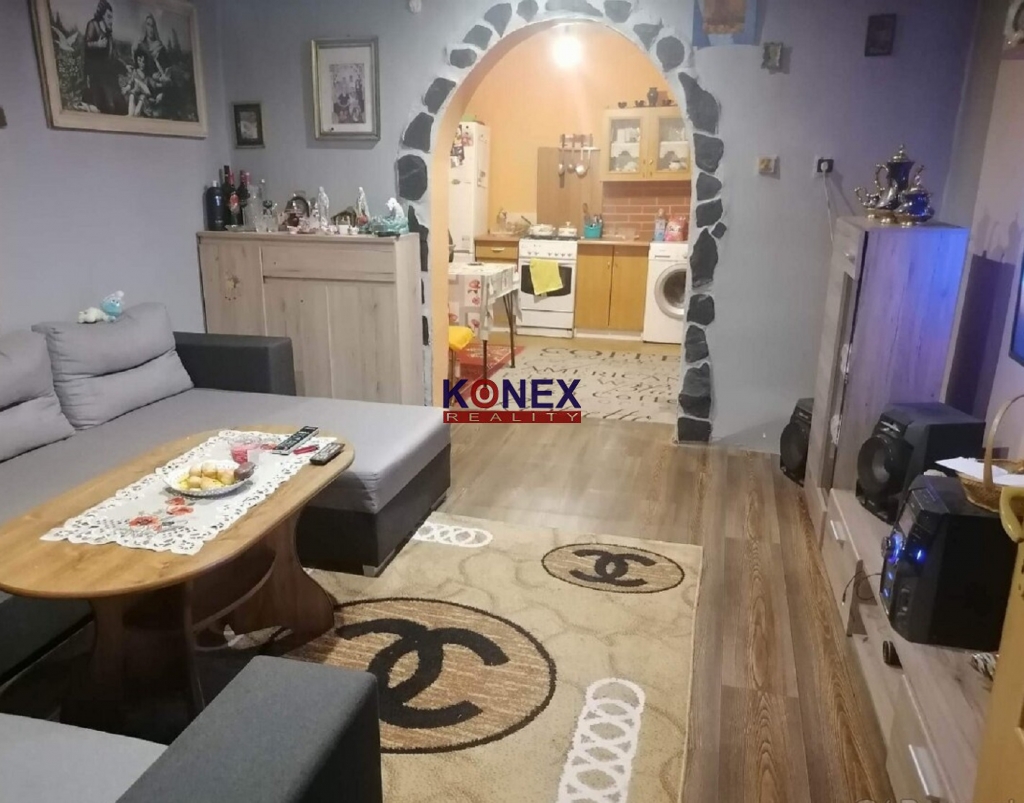 NA PREDAJ! Rodinný dom v obci Leles. foto