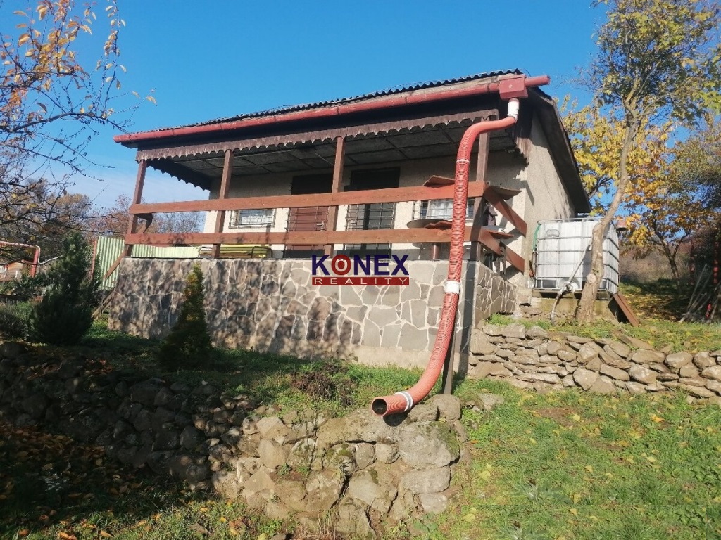 Rekreačná chatka/záhradka pri meste Kráľovsky Chlmec. foto