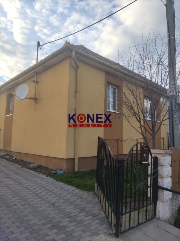 NA PREDAJ! Dva rodinné domy na pozemku v obci Lastovce foto