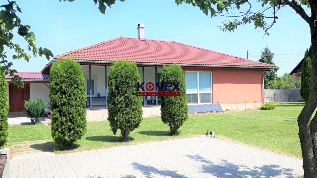 Moderný rodinný dom typu bungalov – Maďarsko, Méra foto