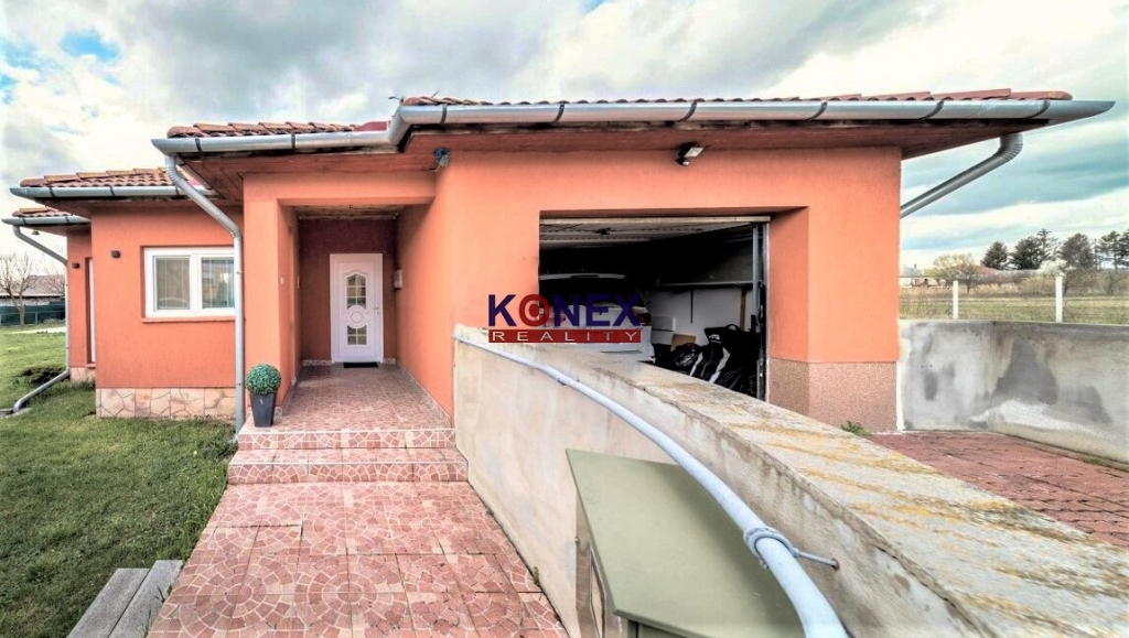 Moderný rodinný dom typu bungalov – Maďarsko, Méra foto