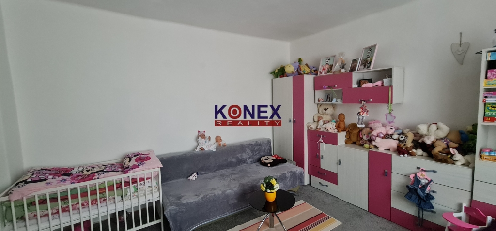 NA PREDAJ! Štvorec v obci Nacina Ves foto