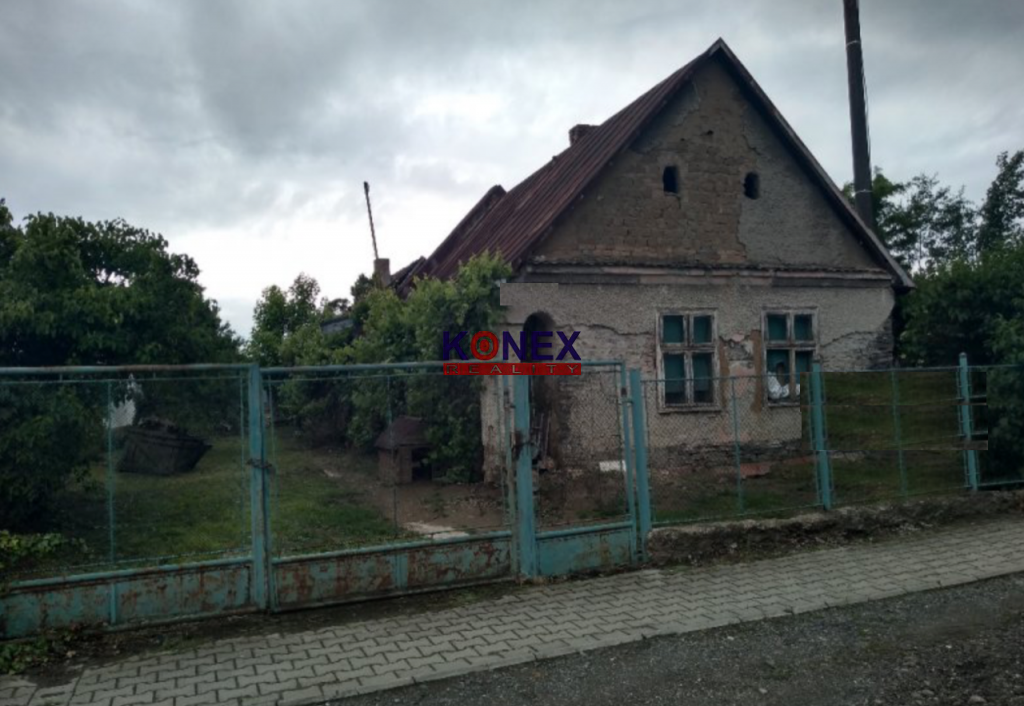 Starý rodinný dom v obci Pribeník