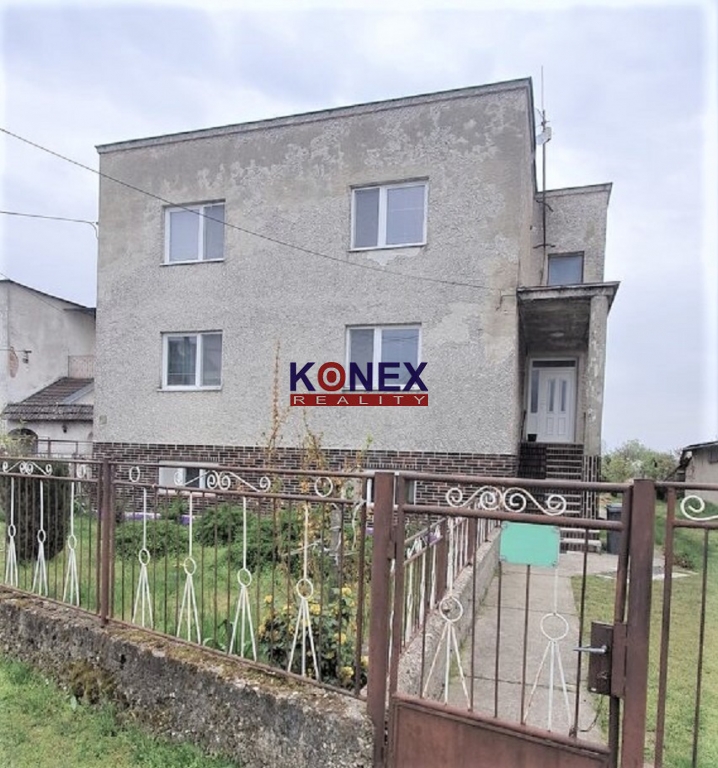 Poschodový rodinný dom v obci Veľký Horeš foto