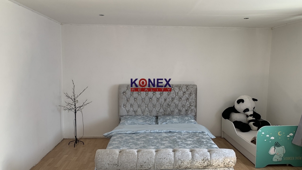 Dva rodinné domy v obci Falkušovce foto