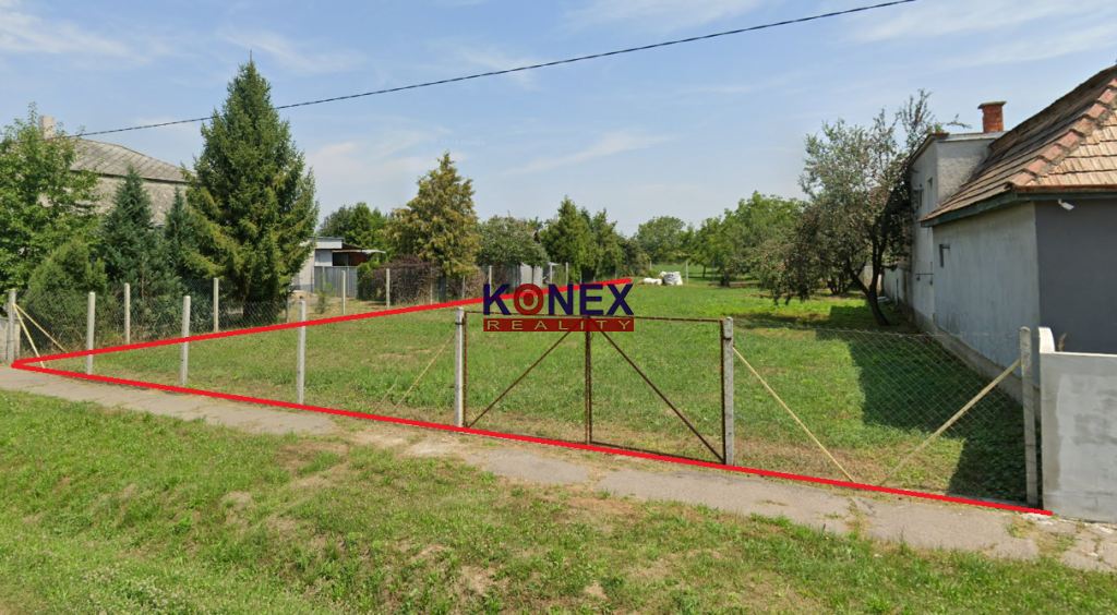Krásny rovinatý pozemok pre RD v obci Svätá Mária foto