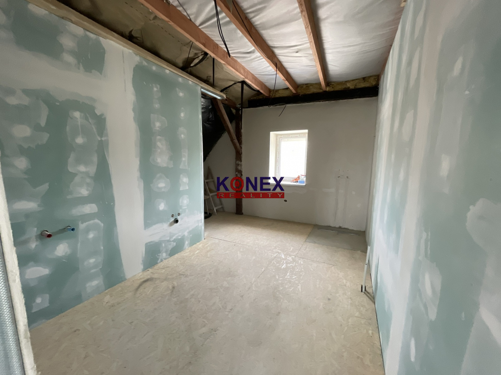 SKVELÁ PONUKA! Nový podkrovný apartmánový byt (3-iz.) MICHALOVCE foto