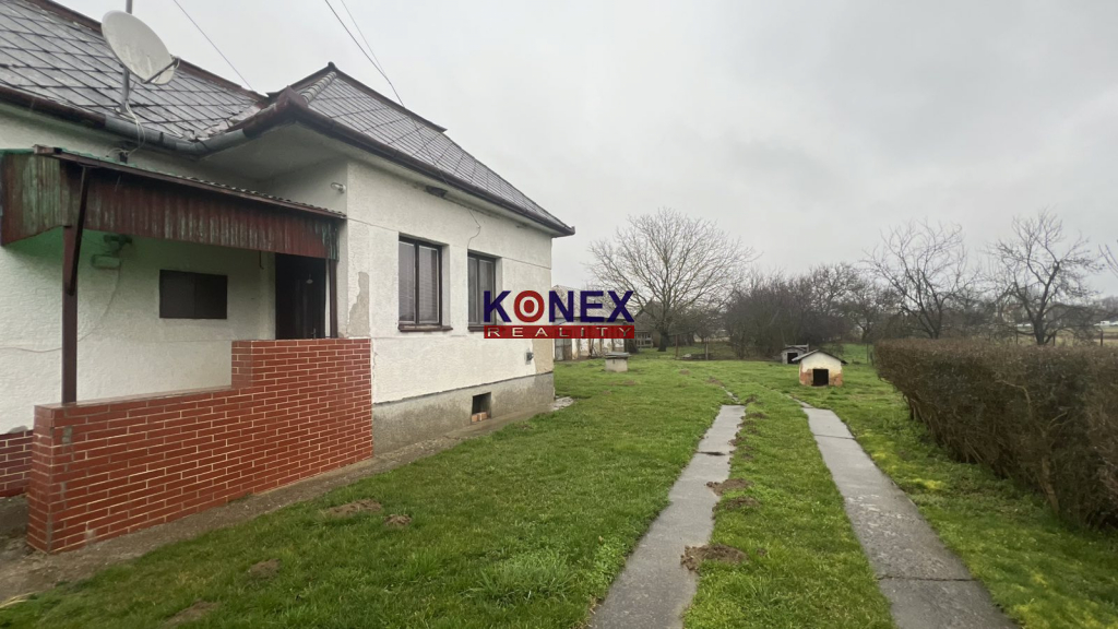 NOVINKA – Rodinný dom v obci STRETAVA foto